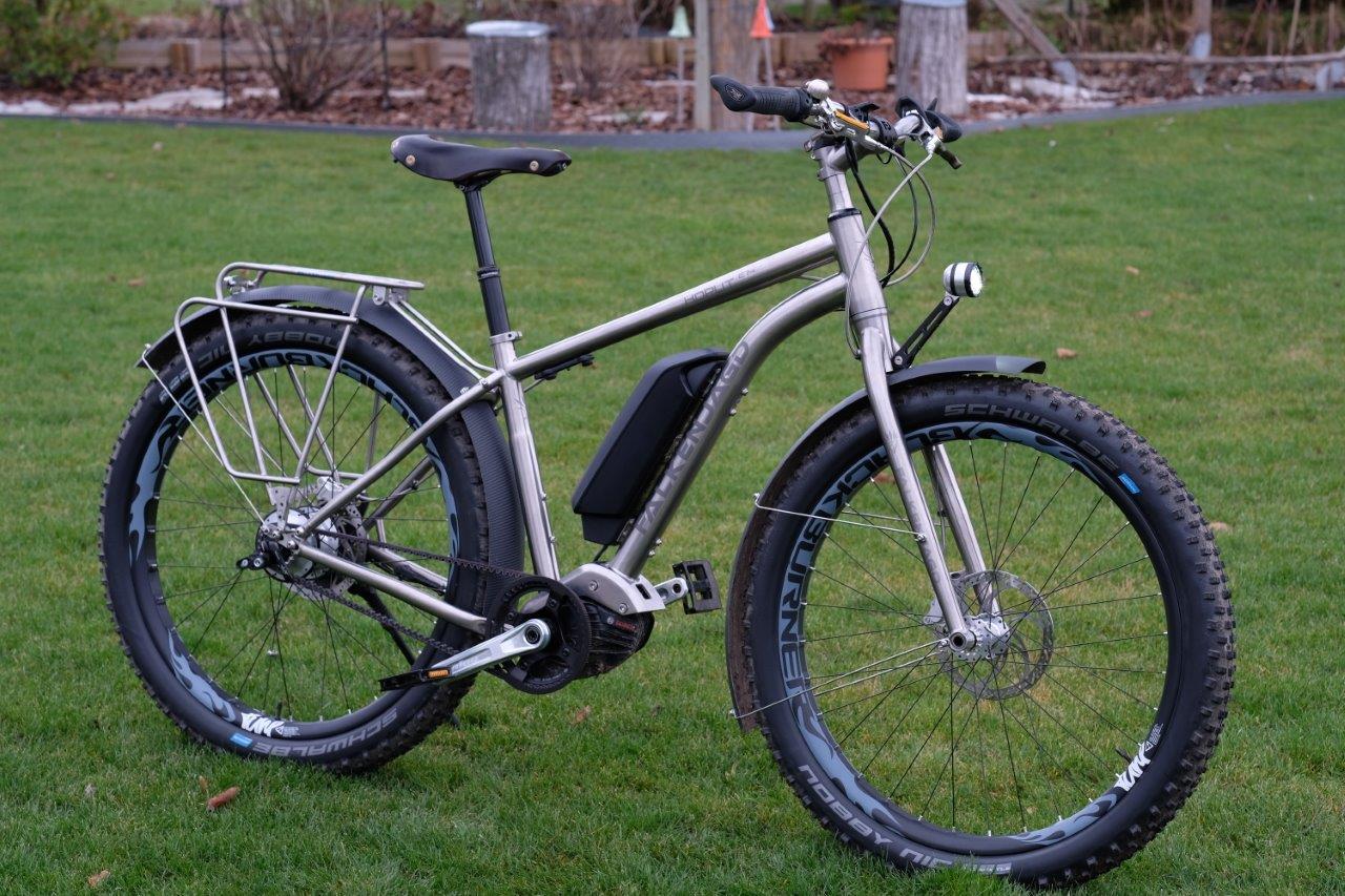 Electric mountain bike mudguards